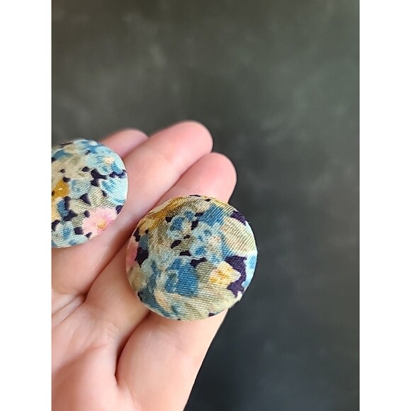 Floral Fabric Circular Stud Earrings Vintage - Picture 5 of 10